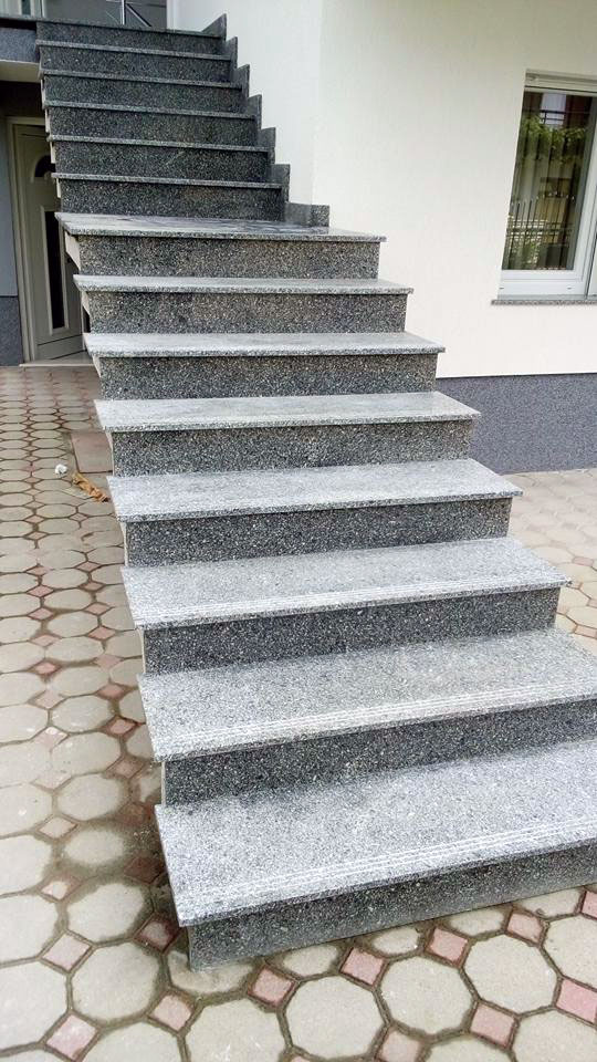 Екстериери изработени од мермер и гранит