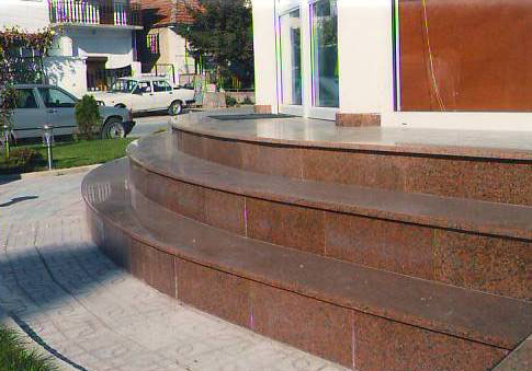 Екстериери изработени од мермер и гранит