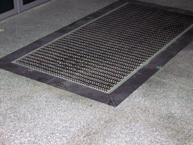 Екстериери изработени од мермер и гранит