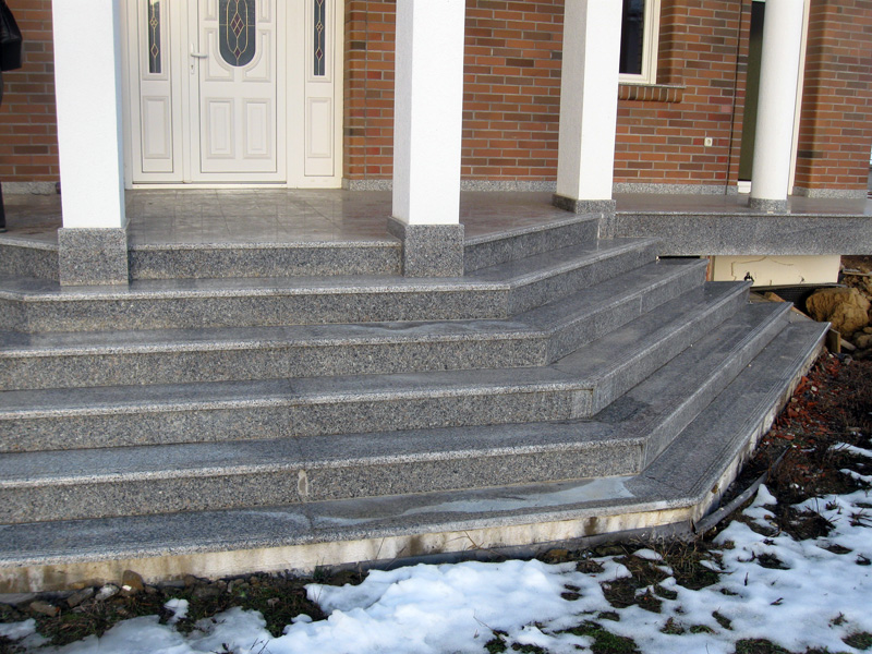 Екстериери изработени од мермер и гранит