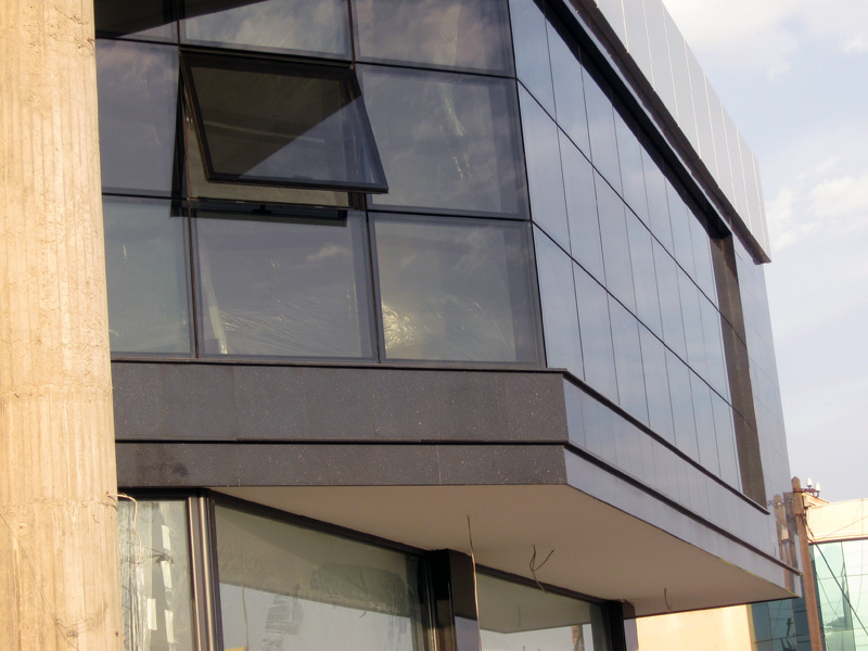 Екстериери изработени од мермер и гранит