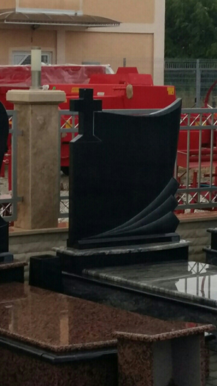 Надгробни Споменици од мермер и гранит