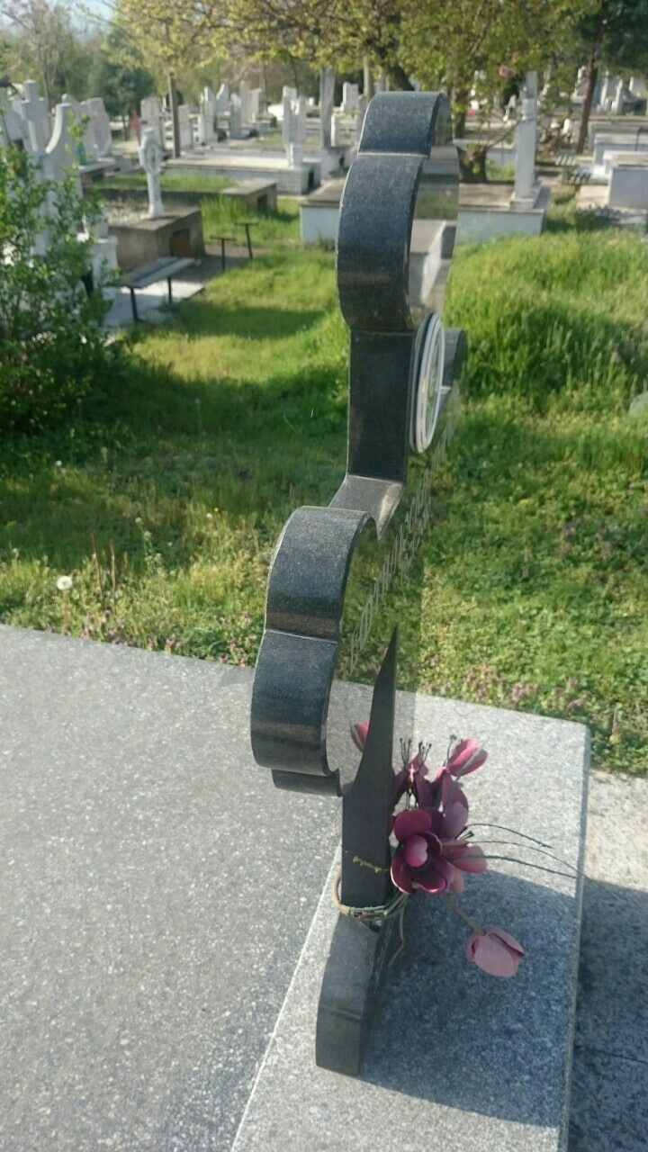 Надгробни Споменици од мермер и гранит