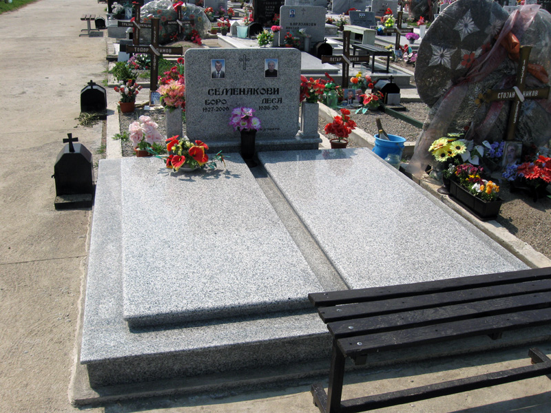 Надгробни Споменици од мермер и гранит