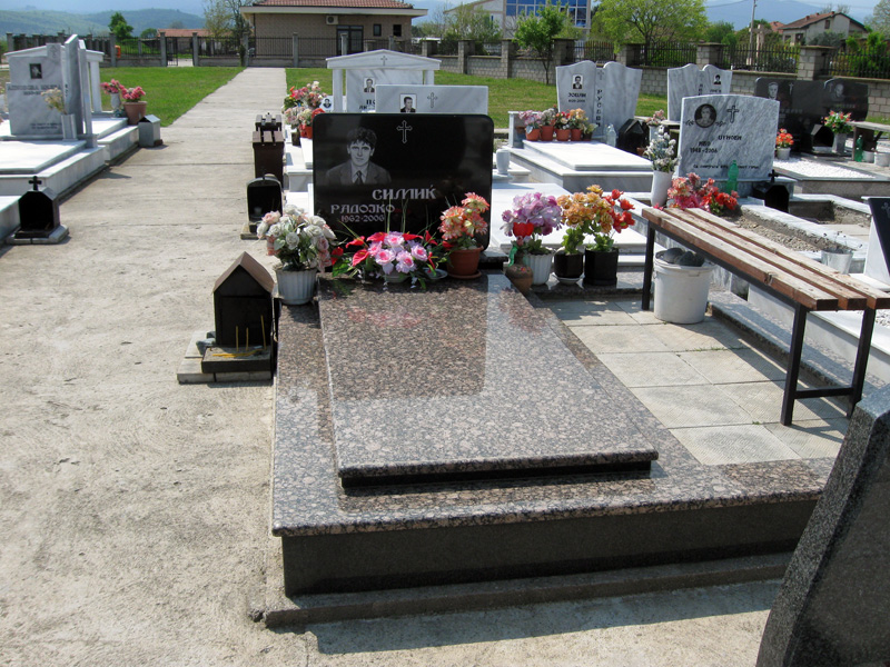 Надгробни Споменици од мермер и гранит