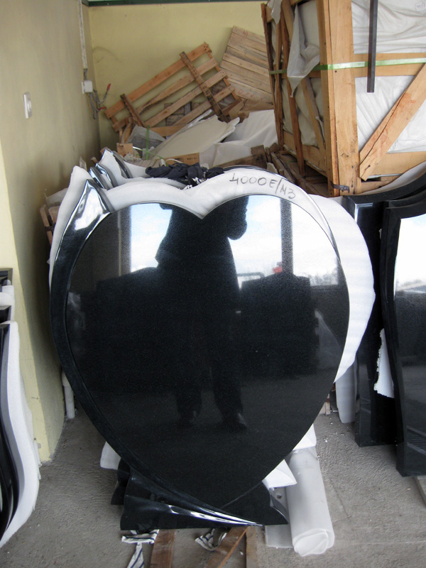 Надгробни Споменици од мермер и гранит